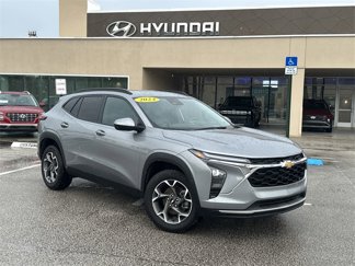 Used 2024 Chevrolet Trax LT image 1