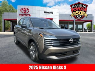 Used 2025 Nissan Kicks S image 1