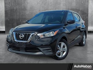 Used 2020 Nissan Kicks S image 1