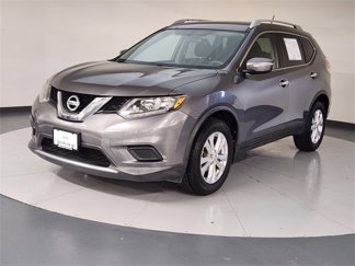 Used 2015 Nissan Rogue SV image 1