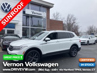 Certified 2022 Volkswagen Tiguan SE w/ Panoramic Sunroof Package image 1