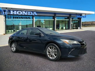 Used 2015 Toyota Camry SE image 1