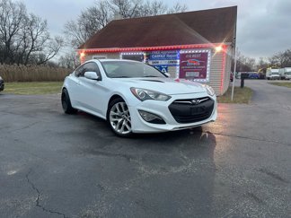 Used 2015 Hyundai Genesis 3.8 image 1