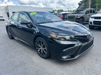 Used 2022 Toyota Camry SE image 1