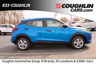 New 2025 Nissan Kicks Play S image 1
