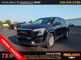 Used 2022 GMC Terrain SLE image 1