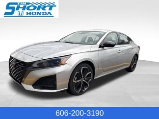 Used 2023 Nissan Altima 2.5 SR image 1
