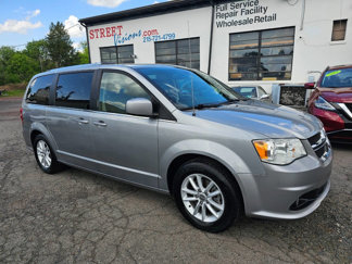 Used 2019 Dodge Grand Caravan SXT image 1