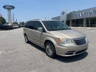 Used 2013 Chrysler Town & Country Touring-L w/ Driver Convenience Group image 1