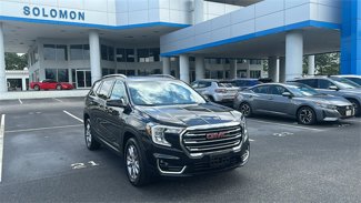 Used 2024 GMC Terrain SLT image 1