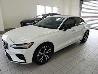 Certified 2025 Volvo S60 B5 Core image 1