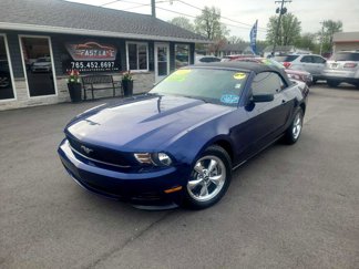Used 2012 Ford Mustang Convertible image 1