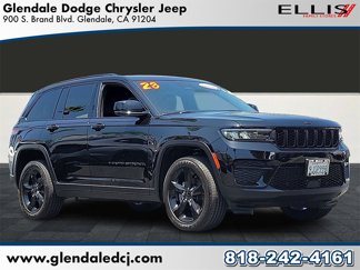 Used 2023 Jeep Grand Cherokee Altitude image 1