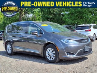 Used 2019 Chrysler Pacifica Touring-L image 1