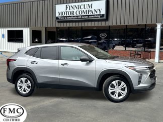 Used 2025 Chevrolet Trax LS w/ Driver Confidence Package image 1