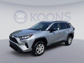 Used 2021 Toyota RAV4 LE image 1