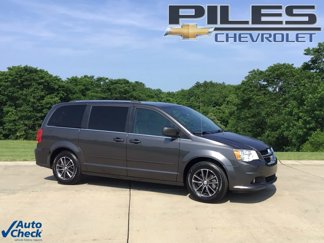 Used 2017 Dodge Grand Caravan SXT image 1