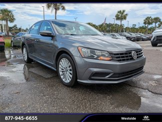 Used 2016 Volkswagen Passat 1.8T SE image 1