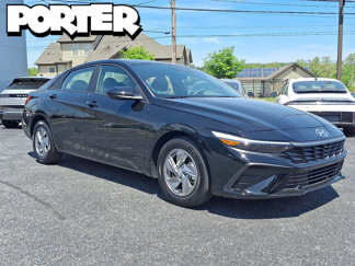Certified 2024 Hyundai Elantra SE image 1