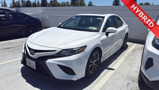 Used 2018 Toyota Camry SE image 1