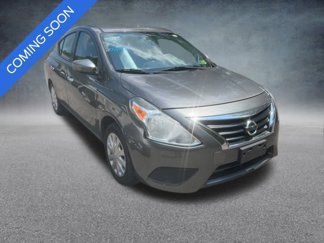 Used 2019 Nissan Versa SV image 1