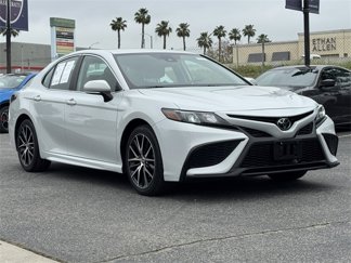 Used 2023 Toyota Camry SE image 1