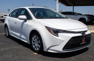 Used 2024 Toyota Corolla LE image 1