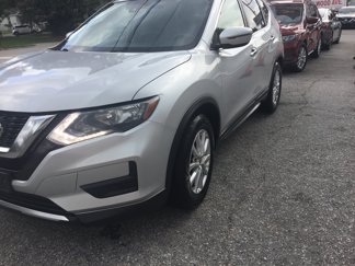 Used 2019 Nissan Rogue SV image 1