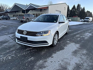 Used 2015 Volkswagen Jetta TDI SE image 1