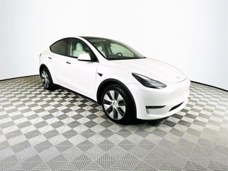 Used 2022 Tesla Model Y Long Range image 1