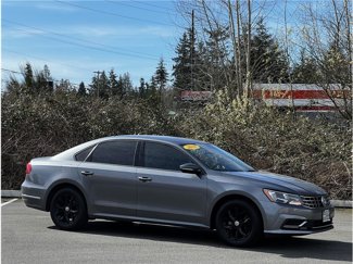 Used 2018 Volkswagen Passat 2.0T R-Line image 1