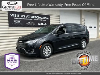 Used 2018 Chrysler Pacifica Touring-L w/ Advanced Safetytec Group image 1