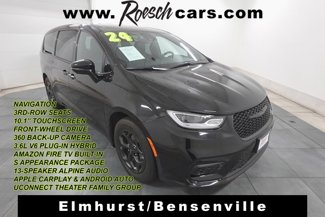 Used 2024 Chrysler Pacifica Select w/ Uconnect Theater Family Group image 1