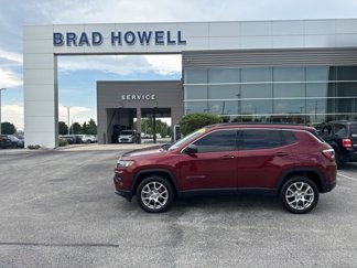 Used 2022 Jeep Compass Latitude image 1