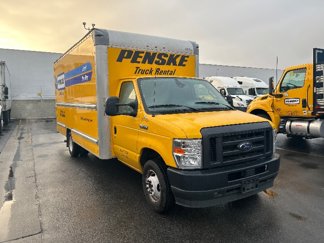 Used 2022 Ford E-350 and Econoline 350 Super Duty image 1