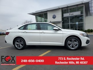 Used 2024 Volkswagen Jetta SE image 1