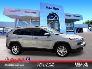 Used 2017 Jeep Cherokee Latitude w/ Comfort/Convenience Group image 1