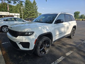 Used 2023 Jeep Grand Cherokee Altitude image 1