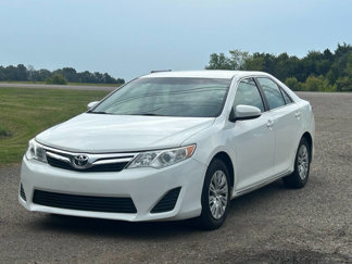 Used 2013 Toyota Camry LE image 1