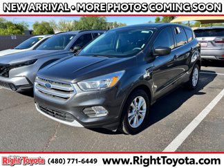 Used 2017 Ford Escape SE image 1