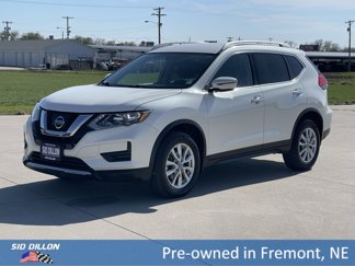 Used 2017 Nissan Rogue SV image 1