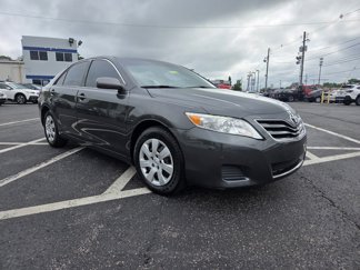 Used 2010 Toyota Camry LE image 1