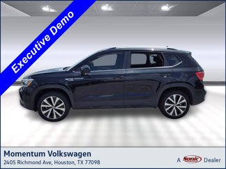 New 2024 Volkswagen Taos SE image 1