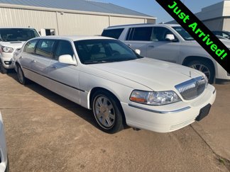 Used 2007 Lincoln Town Car Executive image 1