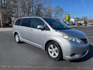 Used 2012 Toyota Sienna LE image 1