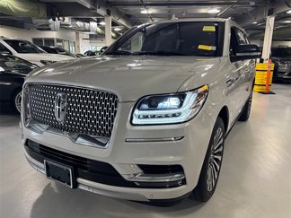 Used 2019 Lincoln Navigator Reserve image 1