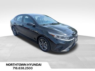 Used 2023 Kia Forte LXS image 1