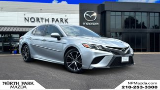 Used 2018 Toyota Camry SE image 1