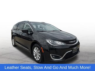 Used 2019 Chrysler Pacifica Touring-L image 1