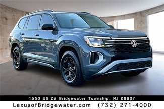 Used 2025 Volkswagen Atlas Peak Edition SE image 1
